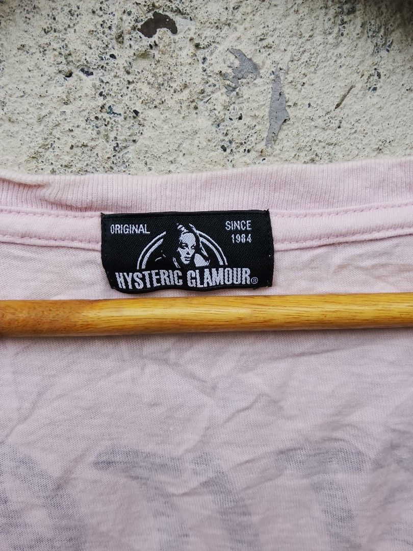 Hysteric glamour tee (Category: Activewear) located in Bayombong. Submitted by jeffreybee (Listing ID 1469655438, Image 2). Description: size Medium NO SCRTACH NO PINHOLES needs wash only.