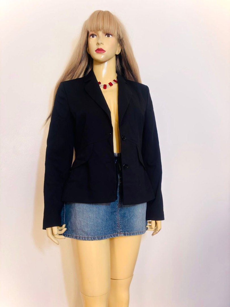 ICONA BLAZER WITH SHOULDER PAD BLACK (Category: Coats, Jackets and Outerwear) located in Subic. Submitted by Rodsbestbuys (Listing ID 1469586181, Image 1). Description: ICONA SIZE 10 Medium Bust 36 Length 21 Shoulder pad 2 butones High quality fabric Ang Ganda pa ng inner lining nya Super like new .