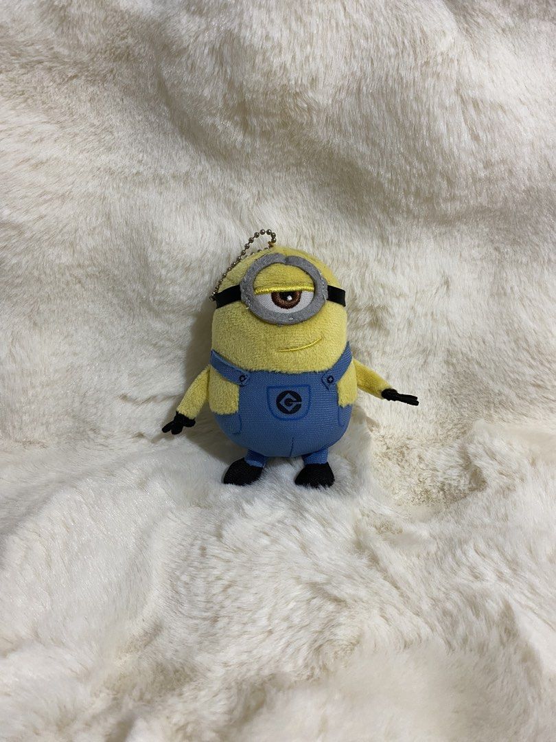 Illumination Despicable Me “Minion Stuart” plush charm (Category: Plushies & Soft Toys) located in Kalibo. Submitted by ollie_stuffshop (Listing ID 1469578611, Image 1). Description: Before you send your inquiries: ❗️Last Price is already posted ❗️Manage your expectations, WYSIWYG ❗️May need washing ❗️Dropoff is every Wednesday & Sunday.