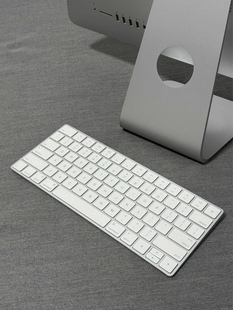 IMAC (Retina 4K, 21.5 Inch) (Category: Desktops) located in Quezon City. Submitted by hervics (Listing ID 1469650864, Image 3). Description: RFS: Hindi na nagagamit iMAC (Retina 4K, 21.5 Inch) 8GB RAM / 1 TB Storage No Issue Includes: Original Keyboard Still negotiable .
