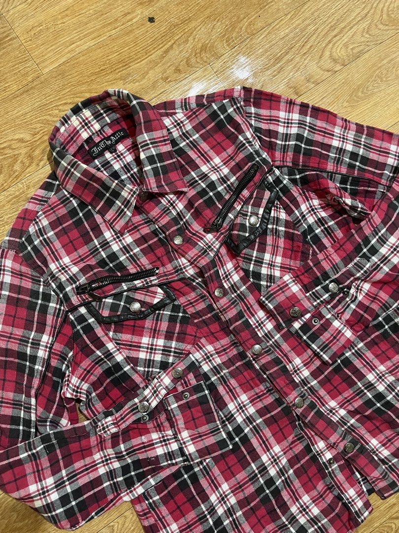 In the attic Flannel (Category: Tshirts & Polo Shirts ) located in Zamboanga. Submitted by alterramz08 (Listing ID 1469662921, Image 3). Description: In the attic flannel Size large Width 20 Length 26 Excellent Condition Price : 1,000 Pesos.