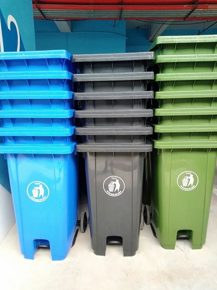 INDUSTRIAL TRASH BIN (Category: Waste Bins & Bags) located in Caloocan City. Submitted by calmhawk_a2cd7a (Listing ID 1469578877, Image 1). Description: INDUSTRIAL TRASH BIN WITH WHEELS WITH PEDAL JUST CALL US / Pm me for more info. -09971763227 LOOK FOR : ANGHIE Address: 634 JRA COMPOUND LUPANG PARI SAN MIGUEL PASIG CITY WEBSITE: http://jocelynesidera30.wibsite.com/joekelceetrading email: [hidden information] .