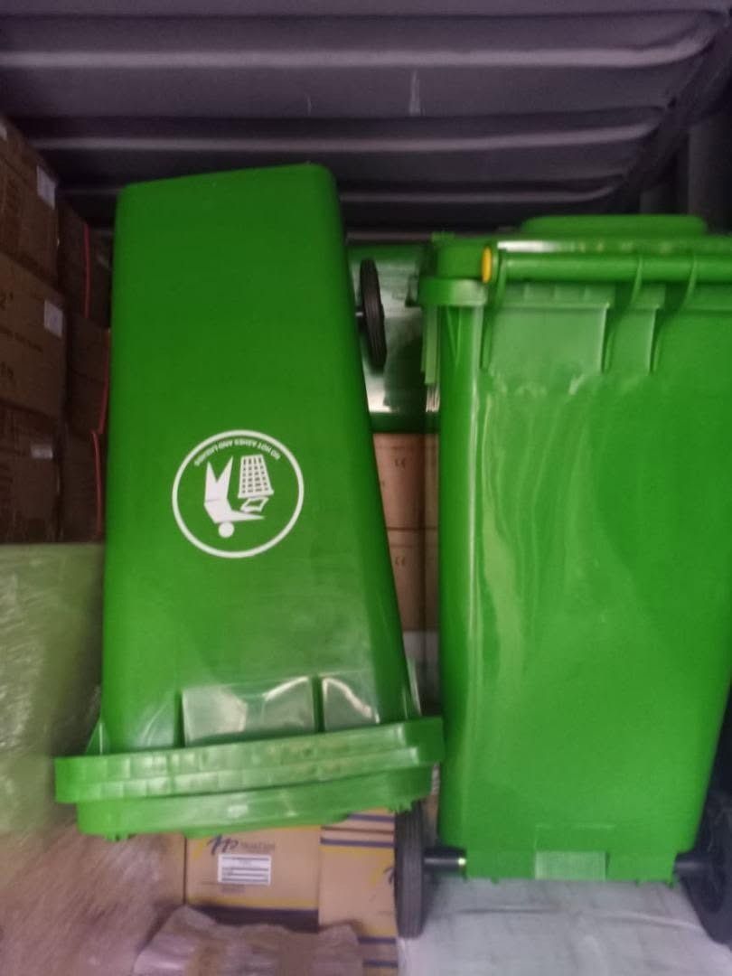 INDUSTRIAL TRASH BIN 240 LITERS (Category: Waste Bins & Bags) located in Caloocan City. Submitted by calmhawk_a2cd7a (Listing ID 1469613842, Image 1). Description: INDUSTRIAL TRASH BIN WITH WHEELS 240 LITERS- 57.5 X 72 X 104 CM JUST CALL US / Pm me for more info. -09971763227 LOOK FOR : ANGHIE Address: 634 JRA COMPOUND LUPANG PARI SAN MIGUEL PASIG CITY WEBSITE: http://jocelynesidera30.wibsite.com/joekelceetrading email: [hidden information].