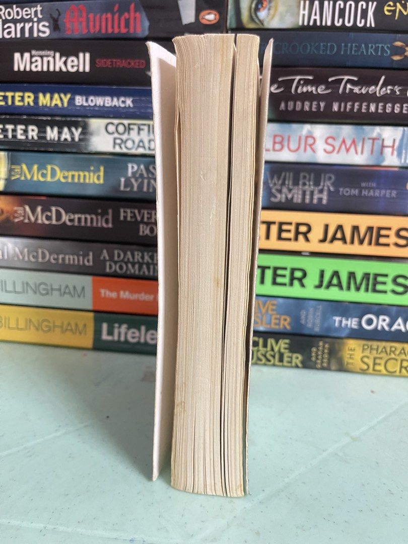 INSIDE PARKHURST by DAVID BERRIDGE (Category: Storybooks) located in General Trias. Submitted by kwinay.28 (Listing ID 1469646340, Image 3). Description: Preloved Book has spine crease, minimal foxing and lightly tanned edges..
