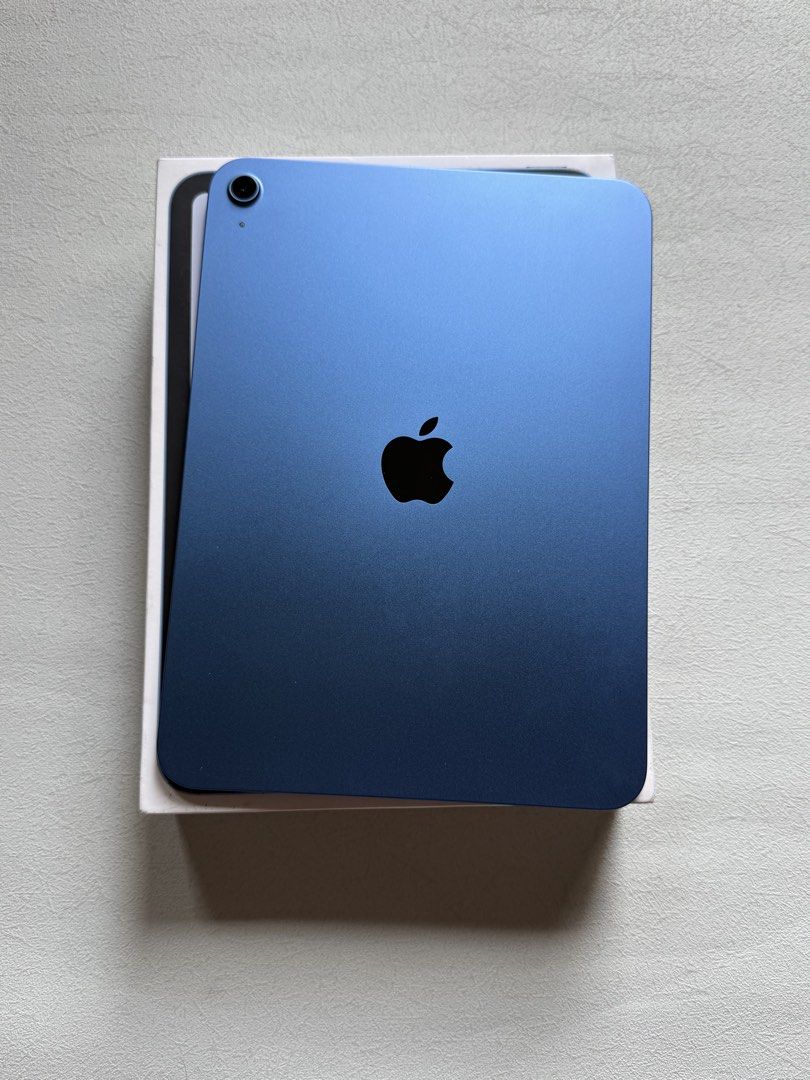 iPad 11th Gen A16 128GB Blue (Category: Laptops & Notebooks) located in Quezon City. Submitted by apple__avenue (Listing ID 1469734158, Image 1). Description: Selling like-new iPad A16, 11th Gen, 128GB, & Blue. Under warranty until January 2027 and 95% Battery health. Complete inclusions with box, Manuals, cord, power brick, screen protector, & case Meetups @ SM North, Fairview, Manila, Cubao, QC, Marikina and nearby Shipping thru LBC COD/COP & L