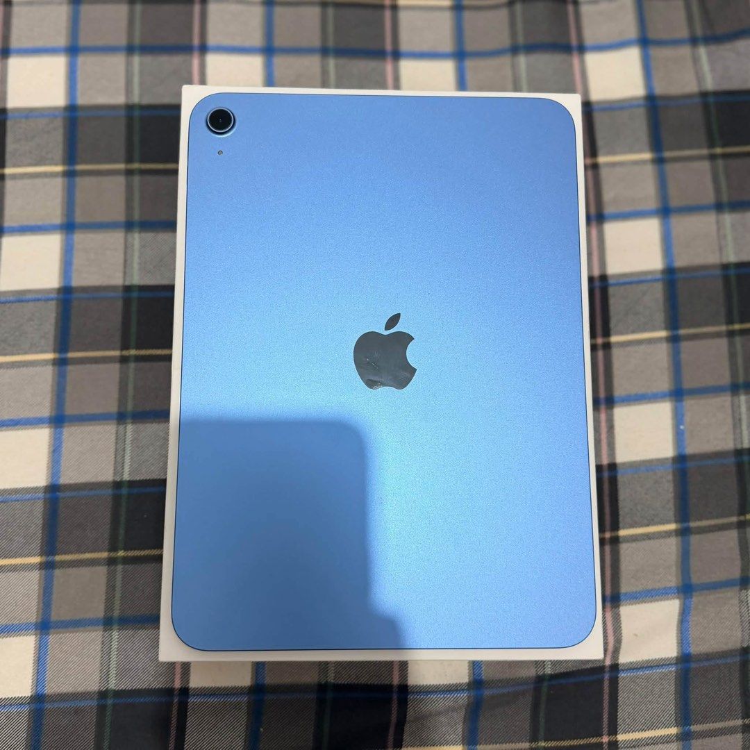 iPad a16 (11th gen) 128gb Blue (Category: iPad) located in Caloocan City. Submitted by yalejjj (Listing ID 1469719950, Image 1). Description: 📱iPad A16 — 11th Gen 💙 🔋Battery Health: 100% 🫙128GB Inclusions: • Box with Manual • Original Unused Charger (Adapter & Cord) • Case ✨ Updated to the latest iPadOS 27 ✨ All functions working properly! ❗️No issue 💯 Like new condition! 📍 South Caloocan Meetups: SM Grand Central / SM Sangandaan.