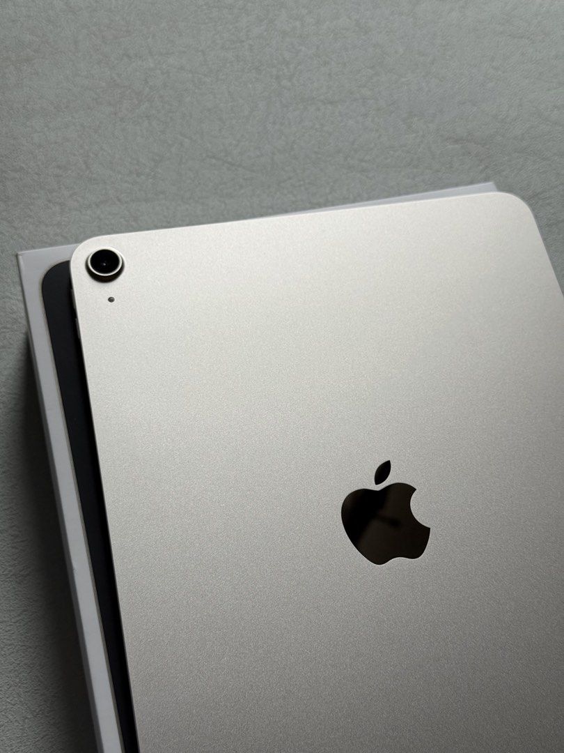 iPad A16 11th Gen 256GB Silver (Category: Laptops & Notebooks) located in Quezon City. Submitted by apple__avenue (Listing ID 1469729356, Image 3). Description: Selling like new iPad 11th Gen, A16, 11-inch, 256GB, & Silver. Bought from PowerMac, Battery health is 97% and under warranty until Feb 2027. Complete with receipt, box, manuals, cord, power adapter. Free case and installed with screen protector Meetups: Qc, Manila, Cubao, Marikina & near