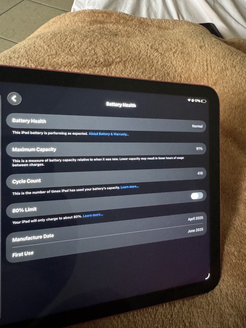 Ipad A16 (Category: iPad) located in Manila. Submitted by blackberrylover69 (Listing ID 1469599682, Image 3). Description: 91bh 128gb No issue or history of repair .
