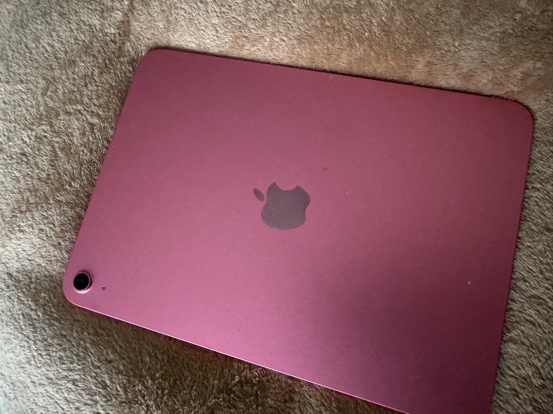 Ipad A16 (Category: iPad) located in Manila. Submitted by blackberrylover69 (Listing ID 1469599682, Image 1). Description: 91bh 128gb No issue or history of repair .