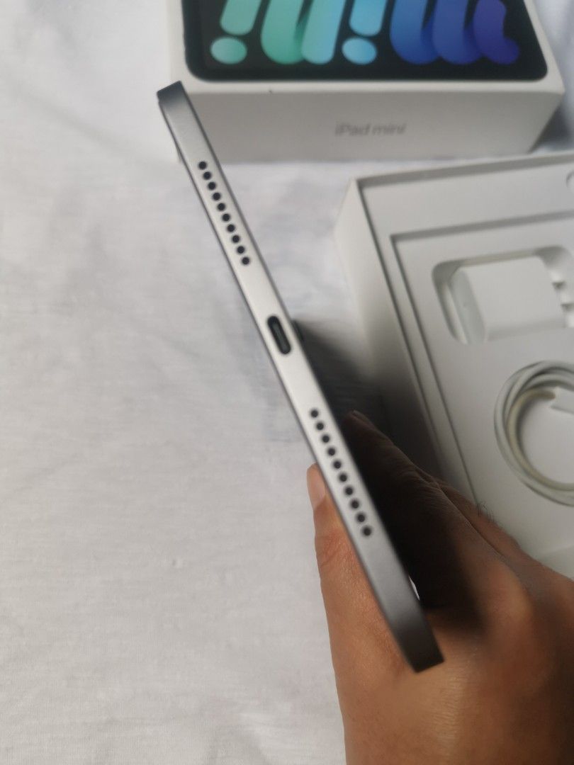 ipad mini 7 256gb (17 pro) (Category: iPad) located in Quezon City. Submitted by snowflakezzzz (Listing ID 1469627942, Image 3). Description: iPad mini 7 256gb (17pro chip) complete package color black no issue good as new under warranty until December 92% battery health unit box cord adaptor case worth 3k pwede din swap sa iphone meet up only .