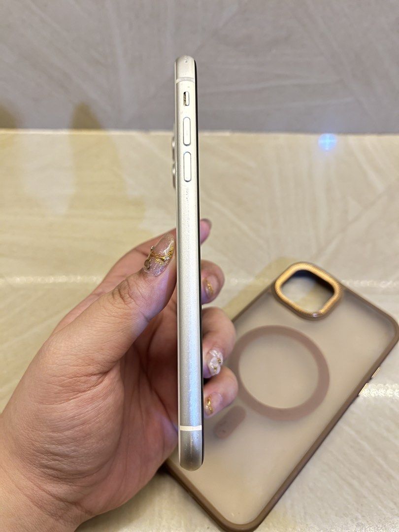 iPhone 11 | 64gb | 67%bh (Category: iPhone 11 Series) located in Manila. Submitted by cristalort24444 (Listing ID 1469658957, Image 2). Description: iPhone 11 | 64gb | White MODEL: iPhone 11 SPECS: • 64gb Storage • 67 battery health CONDITION: • Factory Unlock • Face ID Working • True tone Working • No history of repair • All functions working properly Issue: • Minimal Dents • Minimal Paint Chips INCLUSION: • Unit • Case LOCATION: Payatas, Quezon