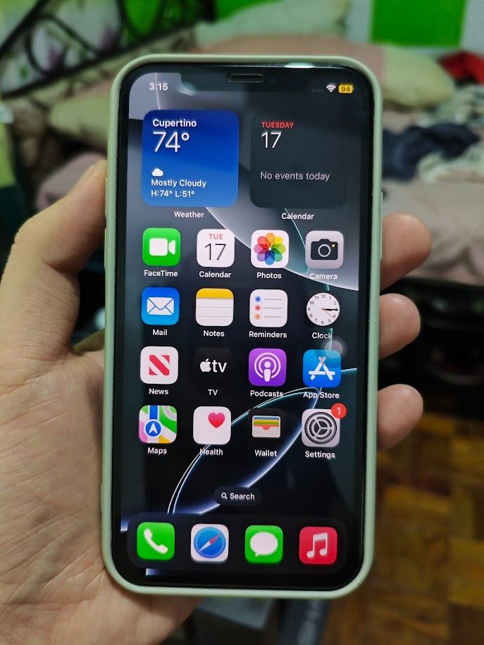 iPhone 11 Pro 64GB Matte Silver (Category: Other Mobile & Gadget Accessories) located in Quezon City. Submitted by cosmic_xhenon (Listing ID 1469612657, Image 3). Description: FOR ONLY 11K PRICE PWEDE SWAP LOWER UNITS PLUS CASH DEPENDE SA OFFER AND NEED KO MAY ADD CASH PWEDE NA DUAL SIM 1ST SIM(PHYSICAL SIM) OPENLINE TO ALL NETWORKS 2ND SIM(E-SIM) SMART/GLOBE ESIM FACTORY UNLOCKED UPGRADED TO LATEST IOS 18 NEVER BEEN OPENED/REPAIRED CHECK 3UTOOLS