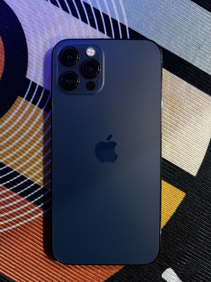 Iphone 12 pro 256gb (Category: iPhone 12 Series) located in Cavite. Submitted by yengdelacruz16 (Listing ID 1469695441, Image 2). Description: Unit Details: * Storage: 256GB * Variant: Hong Kong Version * Dual Physical Nano-SIM / Dual SIM * Carrier Lock: No SIM Restrictions * Current networks shown: Globe & Smart * iOS: 26.6.1 * Battery Health: 73% ⚠️ Battery health is significantly degraded, as indicated by the phone. Battery replacement may be 