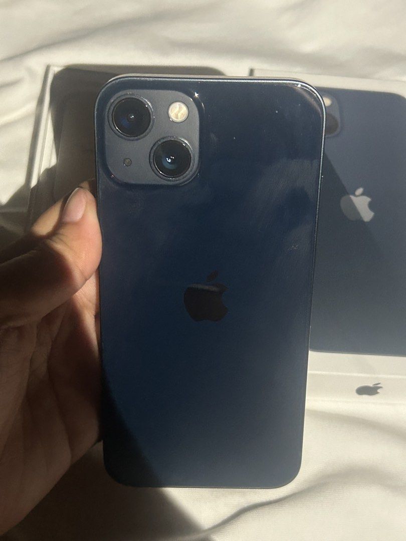 Iphone 13 (Category: iPhone 13 Series) located in Manila. Submitted by maryclaire61487 (Listing ID 1469652026, Image 2). Description: FOR SALE IPHONE 13 BLACK 128 gb 79% battery health All buttons working Face ID No sim restrictions LLA US Variant With original box Free case No issue of repair and all parts are original Minimal dents on lower part LOC: SOUTH CALOOCAN.