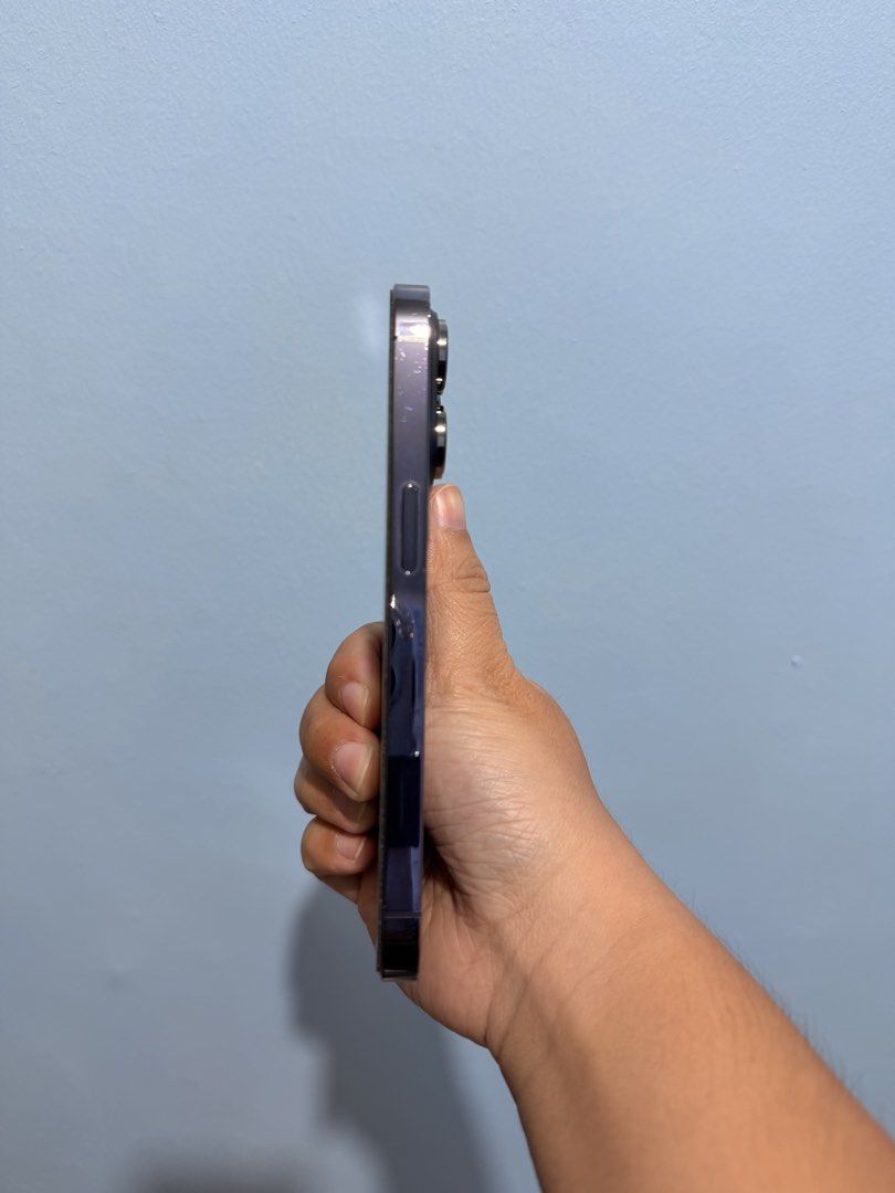 Iphone 14 pro 128gb deep purple (Category: iPhone 14 Series) located in Manila. Submitted by sopiiya_dfirst (Listing ID 1469756583, Image 2). Description: Iphone 14 pro 128gb Deep Purple • 74% battery health • No repair history • No sim restrictions • With scratches and dents pero it doesn’t affect the performance of the phone INCLUSIONS • box • Original charger and adaptor • 3 cases For meet ups only around San Jose del Monte, Bulacan. PM lang �