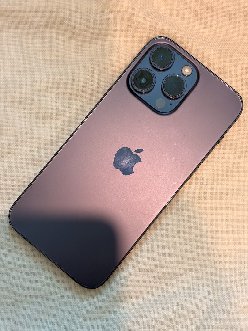 Iphone 14 pro max 256 (Category: iPhone 14 Series) located in Manila. Submitted by coolpenguin.9e1136 (Listing ID 1469705533, Image 2). Description: Iphone 14 pro max 256gb Some scratches sa body and sa screen. Never been repaired and never changed the battery..
