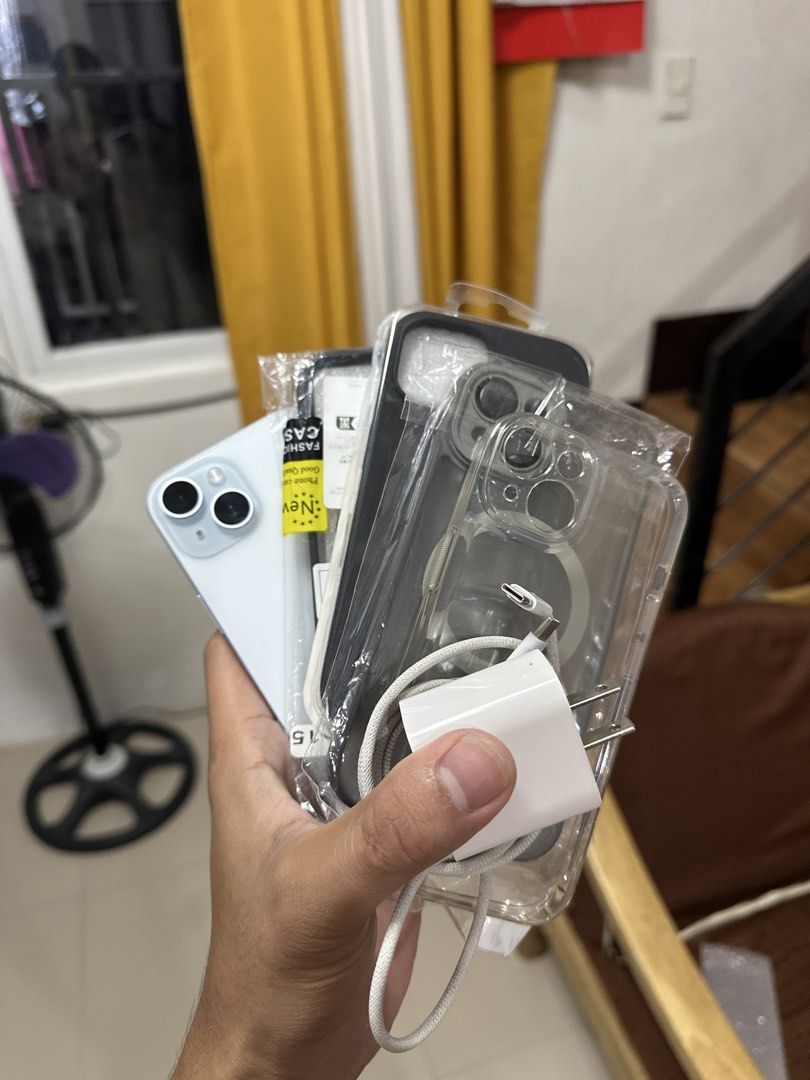 Iphone 15 (128 GB) Blue (Category: iPhone 15 Series) located in Cavite. Submitted by densansae (Listing ID 1469646467, Image 2). Description: FS : Iphone 15 (128 GB) Blue ₱27,500 Only No issue / No Dents or Scratch 🔋91% Battery Health • 303 Cycle Count UnderWarranty Until January 8,2027 ✅Factory Unlocked / All sim Pwede ✅ZP/A Local Variant ✅Face ID working ✅Ios 26 ✅ NTC Approved Inclusion: Original Charger and Cases only Reset All you want MOP �