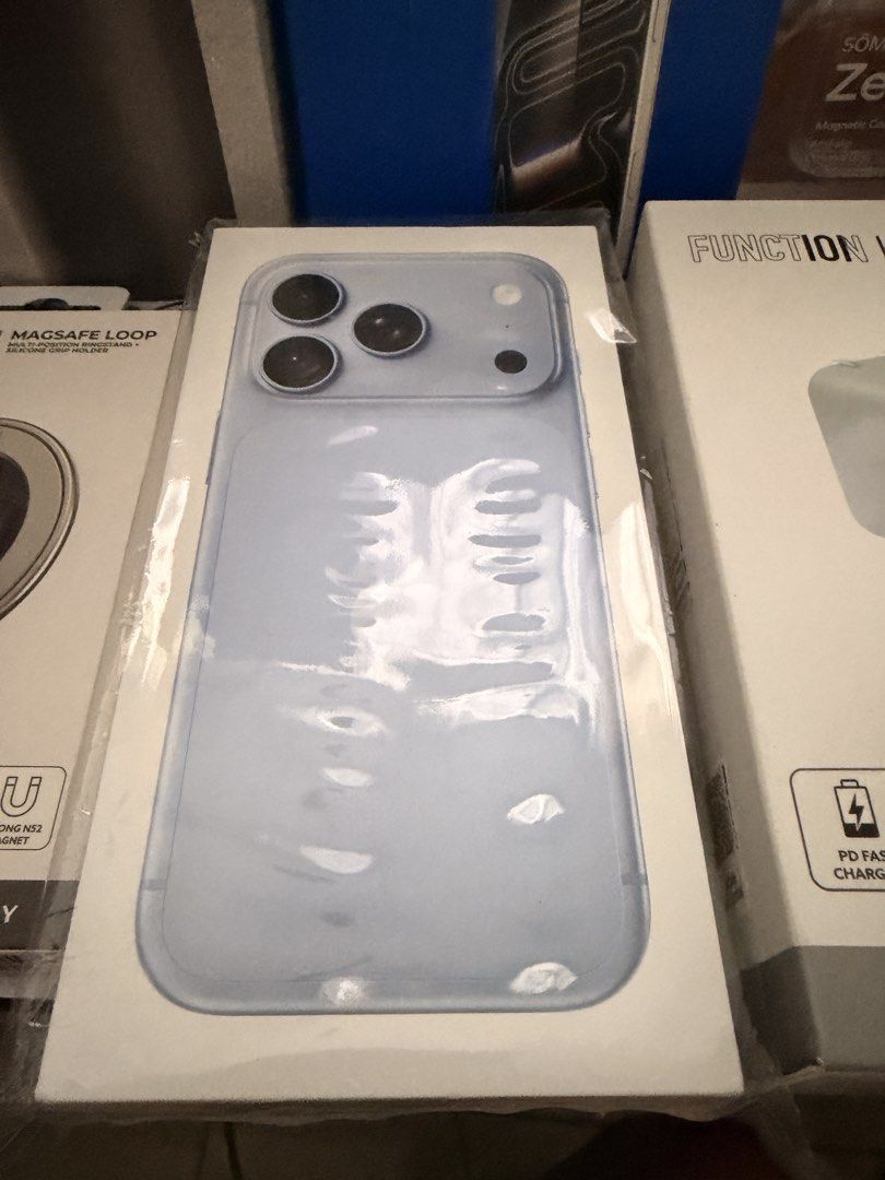 Iphone 18 Pro 256gb Glacier (Category: iPhone 18 Series) located in Manila. Submitted by emenel (Listing ID 1469651284, Image 2). Description: Bought from digital walker. No issue. With receipt under my name. .