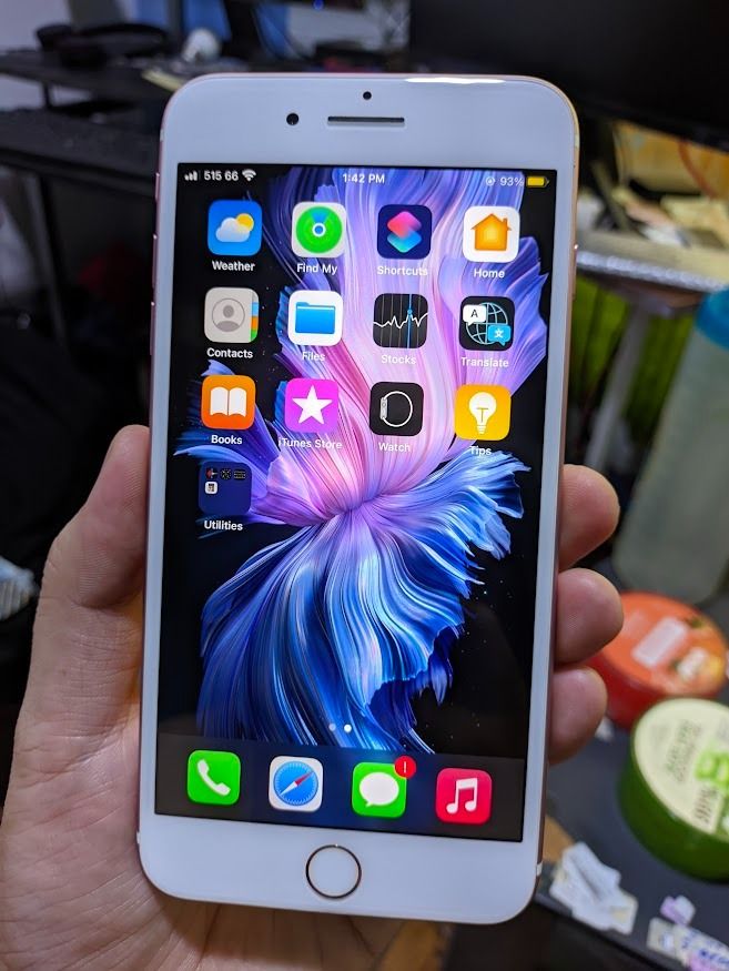 iPhone 7 Plus 128GB Factory Unlocked (Category: Other Mobile & Gadget Accessories) located in Quezon City. Submitted by cosmic_xhenon (Listing ID 1469614970, Image 3). Description: FOR ONLY 6.5K PRICE SMOOTH PA UNG UNIT CHECK MY FEEDBACKS FOR BUYERS CONFIDENCE PERSONAL USED PHONE RFS: UPGRADE PHONE OPENLINE TO ALL NETWORKS FACTORY UNLOCKED ANY SIM WILL DO around 99% smoothness overall SUPER PRESENTABLE LOOKS NEW AND MAKINIS 100% BATTERY HEALTH EX