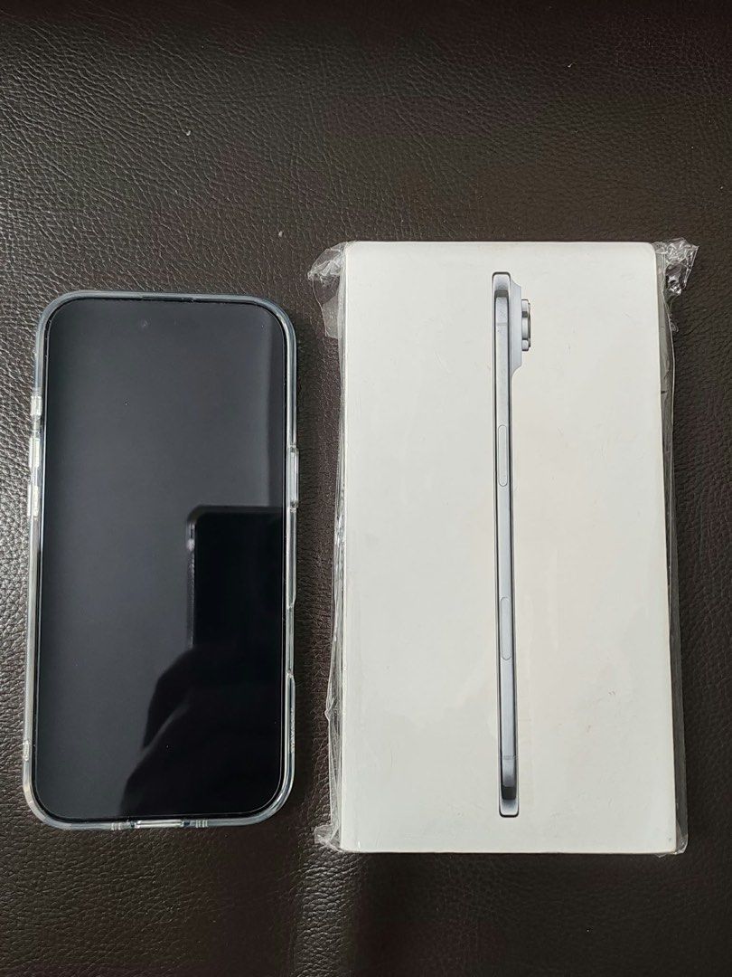iPhone Air Sky Blue (256GB) and Apple MagSafe Battery Pack (Category: Other Gadgets) located in Las Pinas. Submitted by szntiago (Listing ID 1469733621, Image 2). Description: iPhone Air Sky Blue (256GB) Excellent Condition | 100% Battery Health | Only 6 Battery Cycles | Openline Selling my iPhone Air Sky Blue (256GB), received as a gift from my uncle in Canada and unboxed on October 16, 2026. The phone is barely used since I only use it as a bac