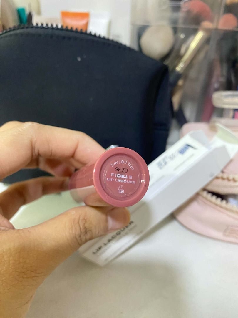 Issy Lip Lacquer in Fickle (Category: Makeup) located in Quezon City. Submitted by thicc.co (Listing ID 1469602724, Image 2). Description: - Shade: Fickle (Midtone nude rose) - Size: 3 ml / 0.1 fl oz -Used only 2-3x :<. RFS: Di bagay saken 😖 I will buy cowgirl or behave nalang. (open to swap) Selling for only 250 original price is 359 sa orange app. (Negotiable for sure buyer) Location: Brgy. Talipapa, Quezon City (Near Tandang Sora) .