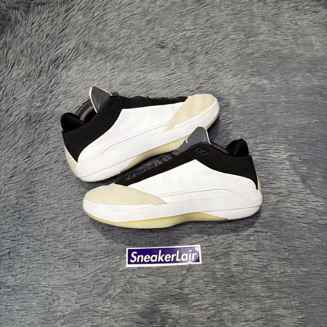 J40 The Classic (Category: Sneakers) located in Manila. Submitted by craseeee (Listing ID 1469748577, Image 1). Description: Sale | Trade J40 The Classic Size 10M Used | Pair only ₱2,995 @sneakerlairph on ig!.