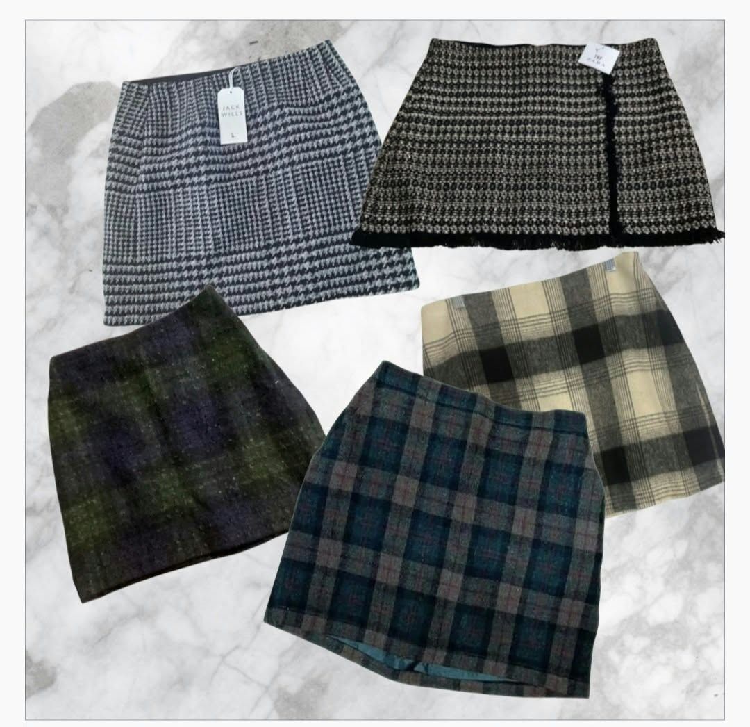 Jack Wills Checked Wool Blend Mini Skirt (Category: Skirts) located in Paranaque City. Submitted by calm_youngstore7 (Listing ID 1469583714, Image 1). Description: ON SALE FOR ONLY ₱799 EACH! - Brand: Jack Wills (Original tag attached) - Pattern: Classic houndstooth and checked in grey/black tones - Material: Structured wool-blend fabric - Fit: Clean straight hem and silhouette - Style: Minimalist, versatile for autumn and winter layering with ti