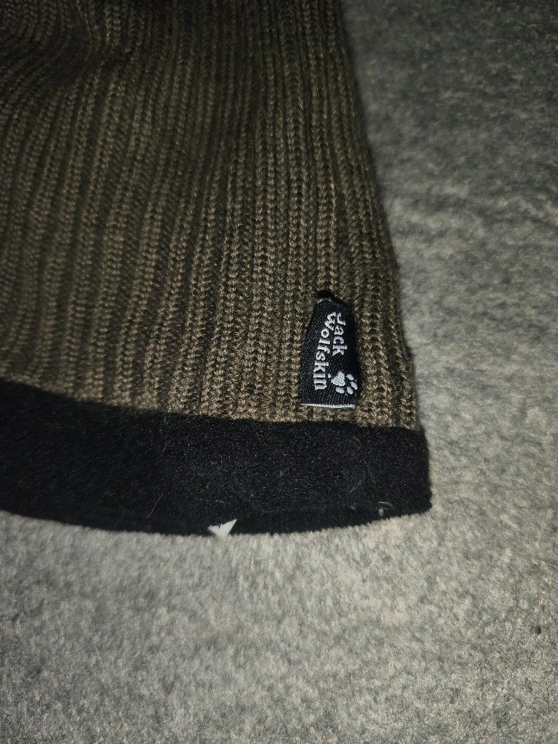 jack wolfskin bonnet (Category: Beanies) located in Cagayan de Oro. Submitted by elijah350below (Listing ID 1469646235, Image 2). Description: one size excellent no issues payment: Gcash, maribank & LBP courier: J&T color may vary due to lightning items are thrifted, limit expectations.