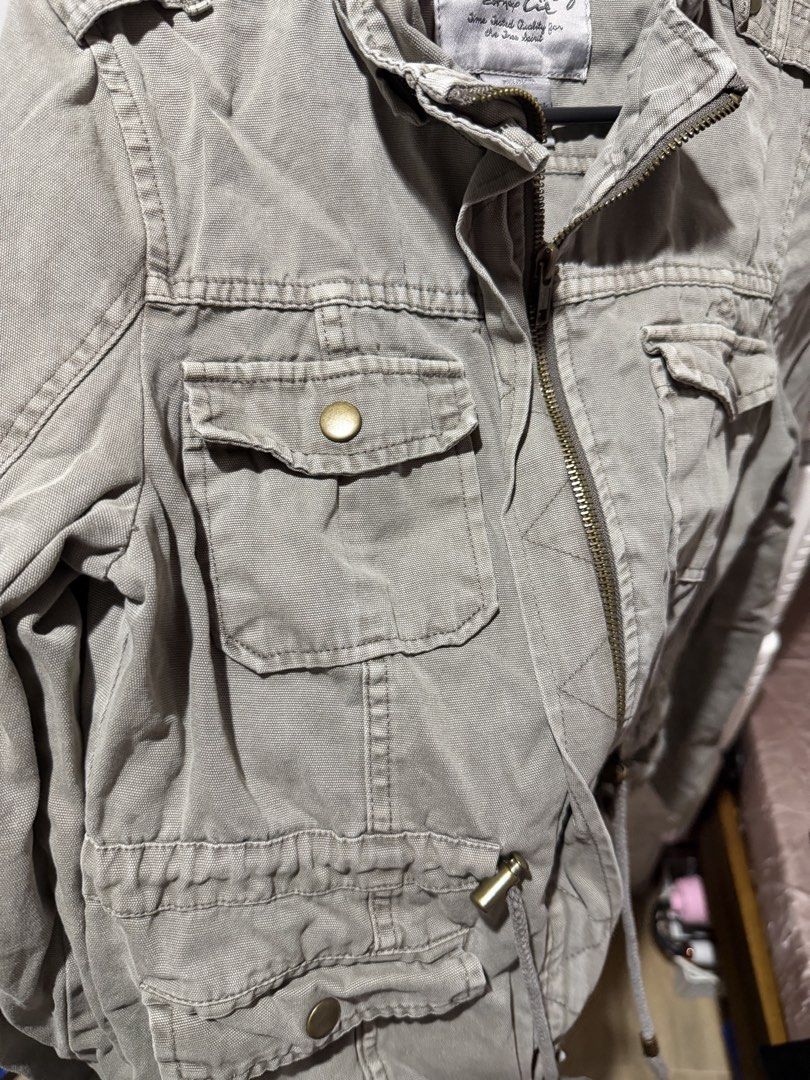 Jacket (Category: Coats, Jackets and Outerwear) located in Manila. Submitted by bln.preloved (Listing ID 1469718840, Image 3). Description: - small .