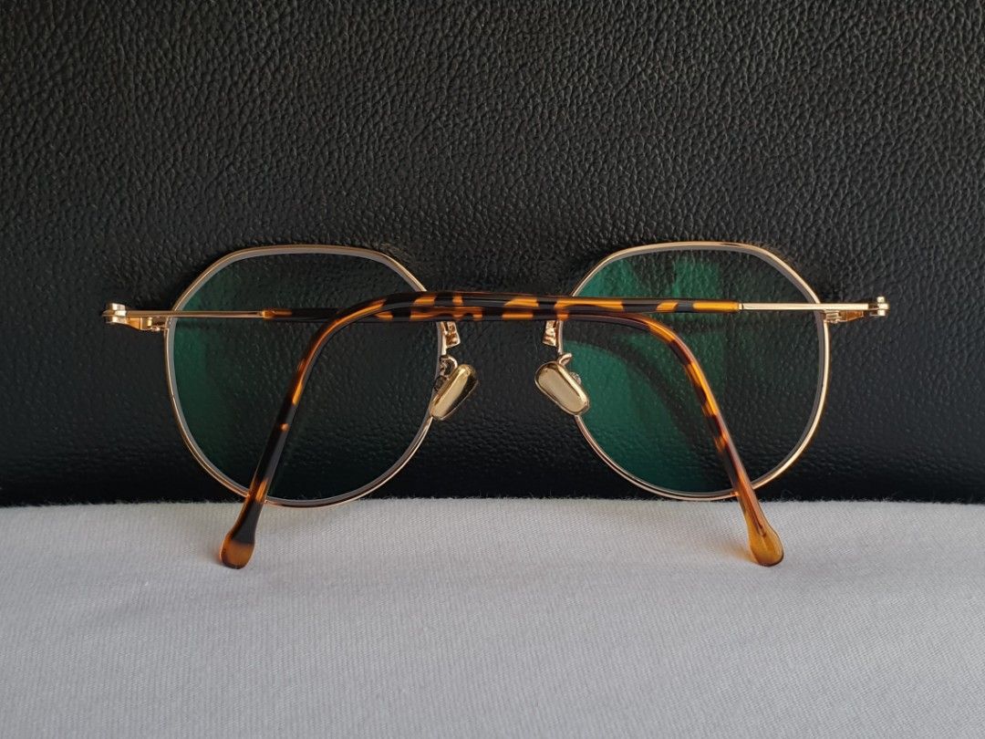 Japan Retro Eyeglass Frame (Category: Sunglasses & Eyewear) located in Quezon City. Submitted by WasalakTwo (Listing ID 1469667069, Image 3). Description: Bought in Japan Good as new Non prescription lens installed Open for delivery nationwide.