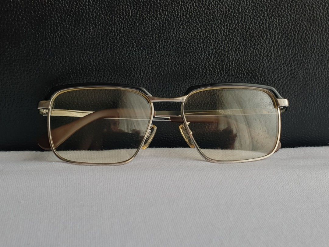 Japan Vintage Browline Eyeglass Frame (Category: Sunglasses & Eyewear) located in Quezon City. Submitted by WasalakTwo (Listing ID 1469657091, Image 1). Description: Made in Japan 1980s Durable and high quality Goodcondition Still presentable Lens are graded, but replaceable Open for delivery nationwide Front Width 13.2cm Front Height 4.2cm.
