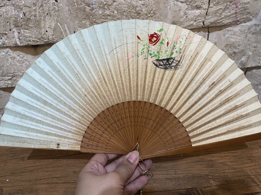 Japanese fan (Category: Fans) located in San Fernando. Submitted by japansurpluselyu (Listing ID 1469682693, Image 3). Description: .