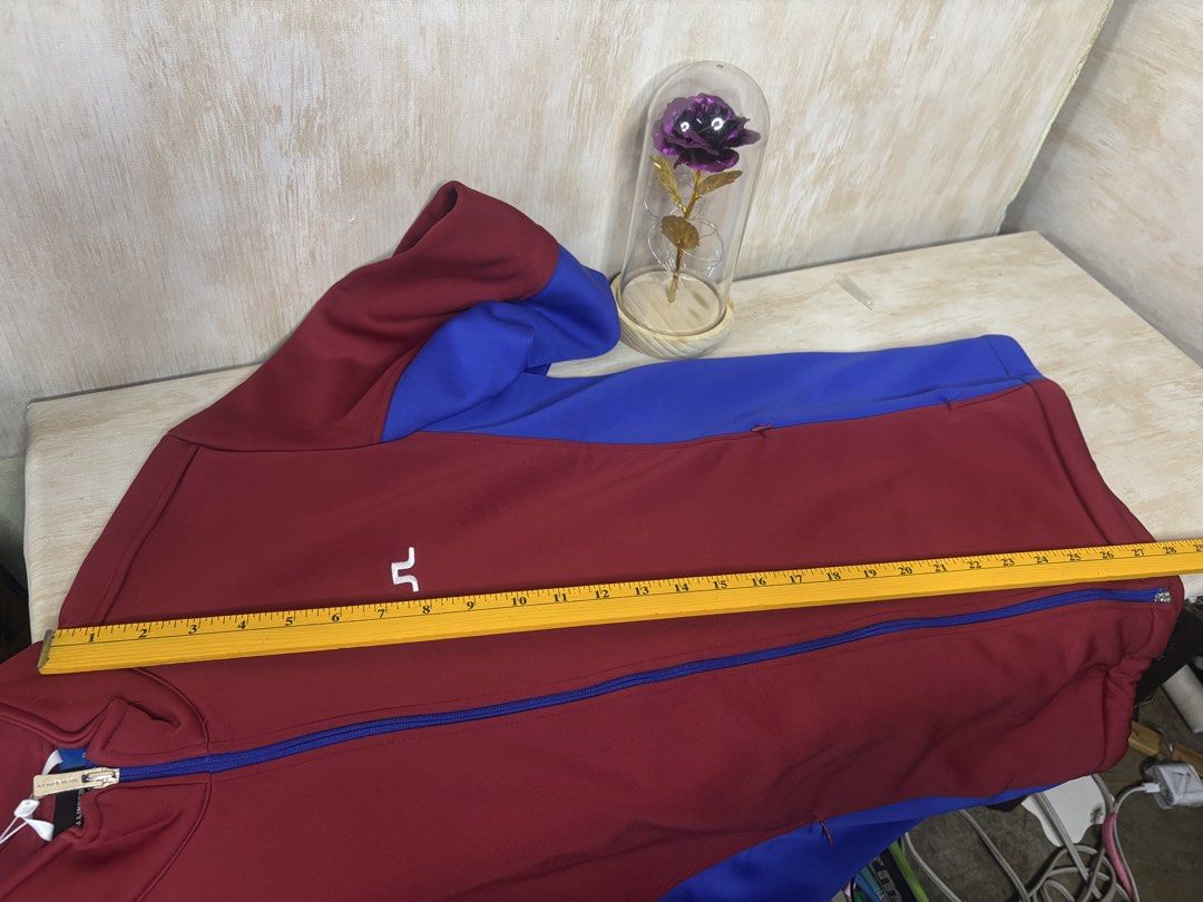 j.lindeberg GUSTAV REGULAR FIELD SENSOR 2.0 JACKET (Category: Coats, Jackets and Outerwear) located in Cabuyao City. Submitted by pormanation-thrift-store (Listing ID 1469573847, Image 3). Description: J.LINDEBERG GUSTAV REGULAR FIELD SENSOR 2.0 JACKET Condition: NEW WITH TAGS Color rate: 10/10 Size: LARGE Dimes: 21.5”Wx27-28”L Issue: NONE✅ Price: 3800.