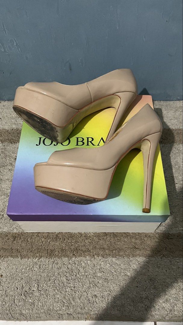 Jojo Bragais Samber (Category: Heels) located in San Fernando. Submitted by igotlooove (Listing ID 1469681346, Image 2). Description: Jojo Bragais Samber Comes with box 6 inches heel height Shipping fee will be shouldered by buyer Rfs: Quit pageant.