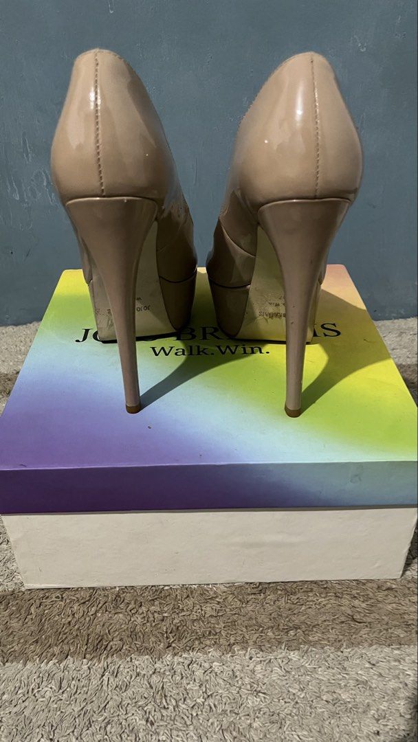 Jojo Bragais Samber (Category: Heels) located in San Fernando. Submitted by igotlooove (Listing ID 1469681346, Image 3). Description: Jojo Bragais Samber Comes with box 6 inches heel height Shipping fee will be shouldered by buyer Rfs: Quit pageant.