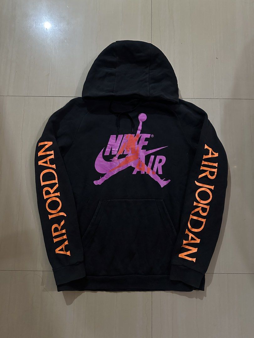 Jordan (Category: Coats, Jackets and Outerwear) located in Alitagtag. Submitted by bhthrift_30 (Listing ID 1469719031, Image 1). Description: Jordan 22/28 1400 freeship Dm📩.