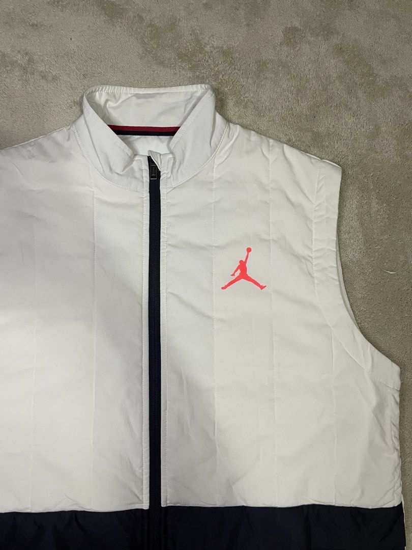 ‎Jordan AS 23 Engineered Quilted Vest (Category: Activewear) located in Bacoor. Submitted by southhustlaaaaa (Listing ID 1469621064, Image 3). Description: ‎Jordan AS 23 Engineered Quilted Vest authentic ‎size: xl length: 31 ‎width: 23 excellent condition issue❌ .