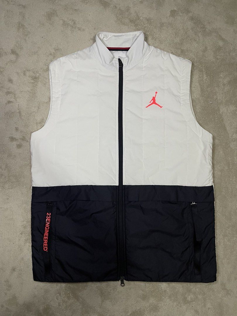 ‎Jordan AS 23 Engineered Quilted Vest (Category: Activewear) located in Bacoor. Submitted by southhustlaaaaa (Listing ID 1469621064, Image 2). Description: ‎Jordan AS 23 Engineered Quilted Vest authentic ‎size: xl length: 31 ‎width: 23 excellent condition issue❌ .