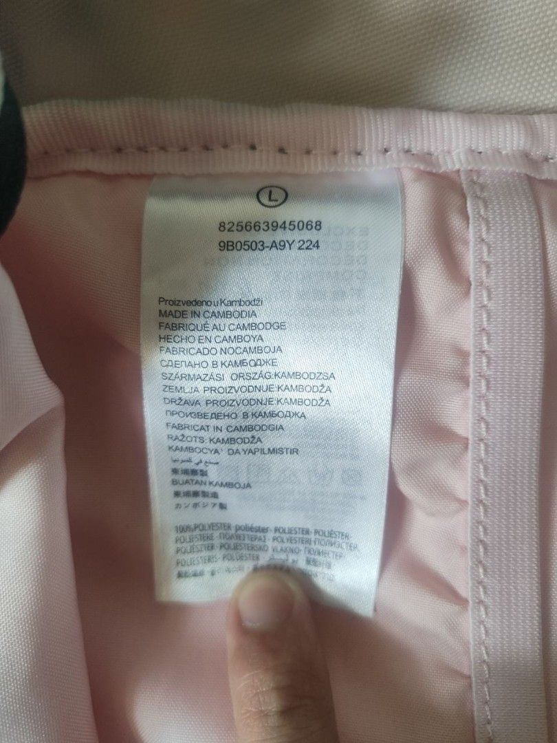 Jordan Bagpack (Category: Looking For) located in Manila. Submitted by jp.dc (Listing ID 1469637824, Image 3). Description: Original Jordan Bagpack, galing states, wala pang 1 month ginamit ng anak kong babae, hindi niya kase trip. benta ko na kesa mabulok sa cabinet..