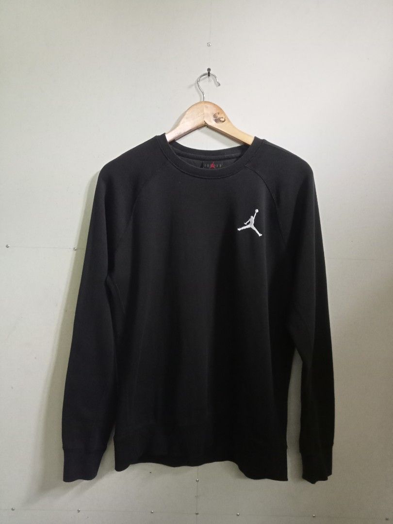Jordan Crewneck Longsleeve (Category: Hoodies) located in Iloilo. Submitted by steven.thrift (Listing ID 1469628361, Image 2). Description: JORDAN CREWNECK LONGSLEEVE SIZE XLYOUTH LENGTH 27 WIDTH 19 NO ISSUE GOOD CONDITION 9/10.