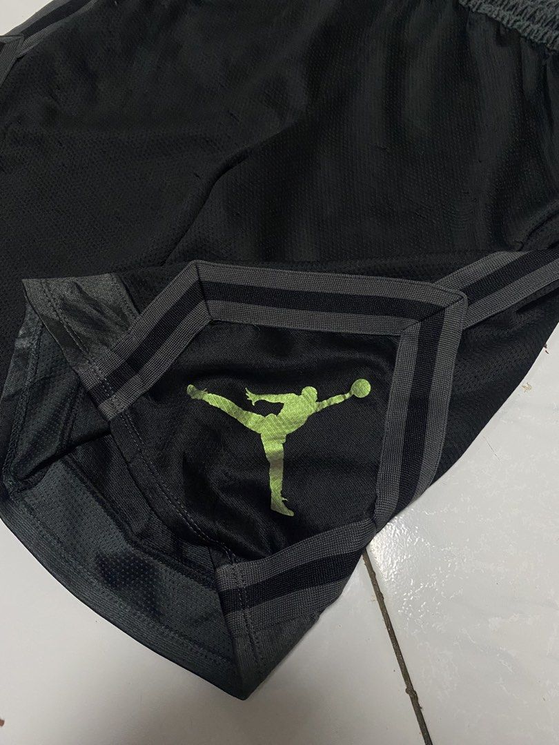 Jordan Diamond Shorts Black Green Size S (Category: Shorts) located in Manila. Submitted by _vnnnsss (Listing ID 1469718713, Image 2). Description: - Brand: Jordan - Color: Black with green Jumpman logo - Size: Small (S) - Material/Tech: Dri-FIT moisture-wicking technology - Features: Elastic waistband with stretch, geometric side panel striping - Origin: Made in Thailand - Condition: Excellent / Ready to wear.