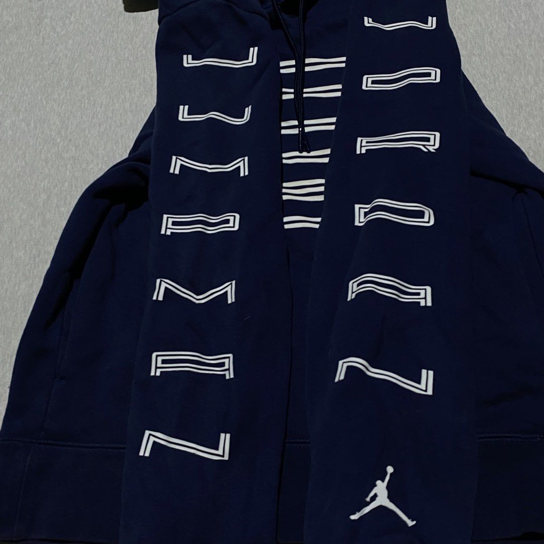 Jordan Jumpman (Category: Coats, Jackets and Outerwear) located in Mabalacat. Submitted by stellargarments (Listing ID 1469733582, Image 3). Description: Length : 25 Width : 20 Condition : 8/10 buo lahat ng logos medjo makapal logo complete tags with pocket cotton fabric medjo lukot pa po check last slide may bleach dot sa loob ng hood other than that wala na 😊 need wash fresh from bale color may vary due to lighting.