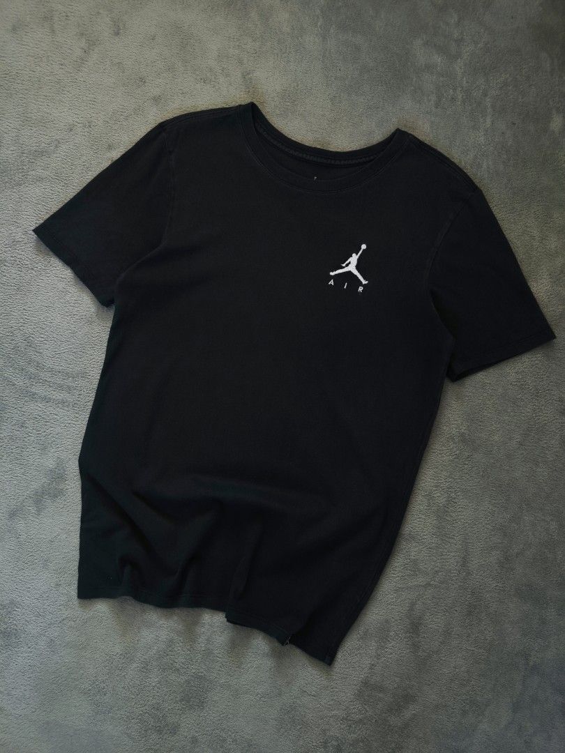 Jordan Jumpman Air Tee (Category: Tshirts & Polo Shirts ) located in Ozamiz City. Submitted by thriftedzyll (Listing ID 1469687536, Image 2). Description: ‎"Details" ‎Color rate: 10/10 ‎Condition: 10/10 ‎Issues: none ‎ ‎"Measurements (inches)" ‎Length: 27.5 ‎Width: 18 ‎ ‎"Size" ‎S on tag - fit to S.