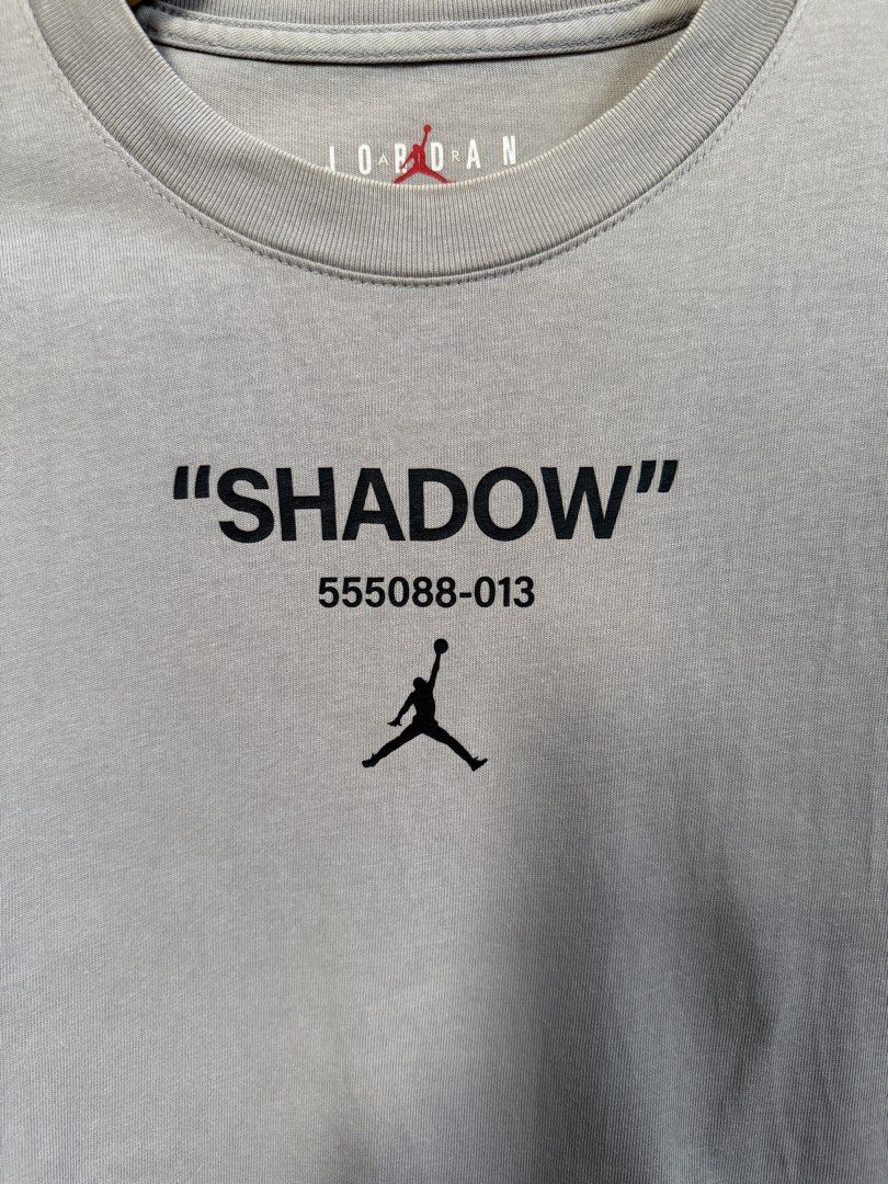 Jordan Shadow 555088-01 tee (Category: Tshirts & Polo Shirts ) located in Manolo Fortich. Submitted by thriftacktoe34 (Listing ID 1469696889, Image 2). Description: Very good condition Color rate 9/10 Size Medium Dimes W20 x L29 Issue: minimal stain sa may tip ng neckline FREE shipping fee .