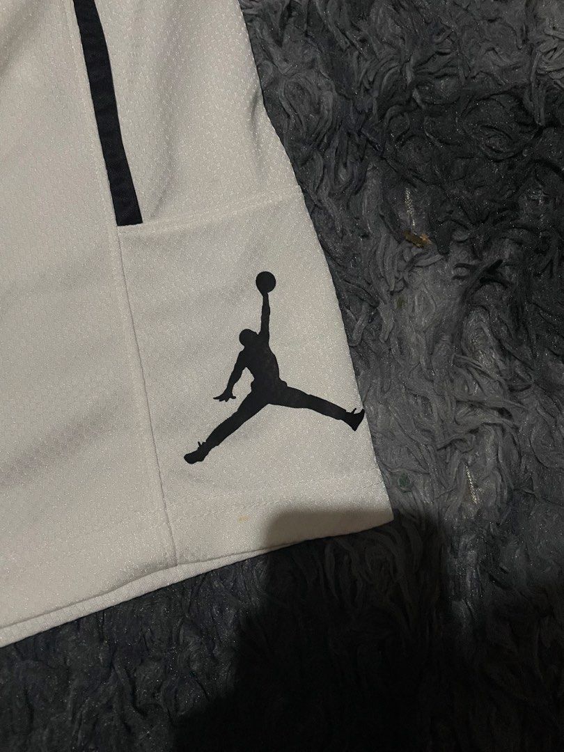 Jordan Short (Category: Shorts) located in Mandaluyong City. Submitted by _yuujjj (Listing ID 1469691164, Image 2). Description: JORDAN SHORT SIZE – L WIDTH – 13 LENGTH – 21 PRICE: 499.