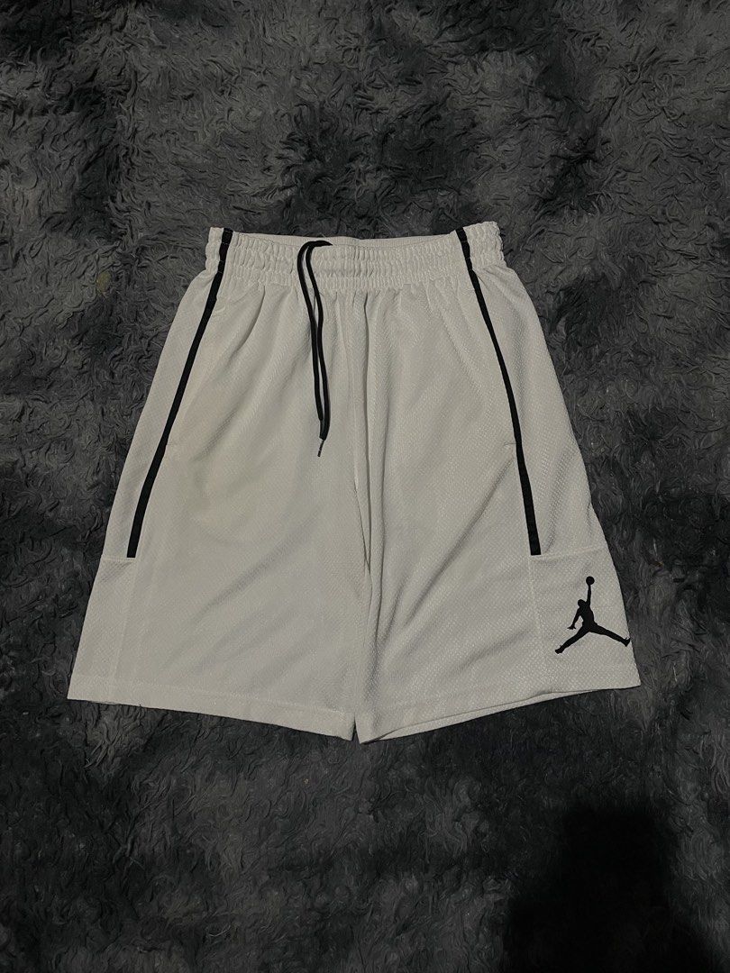 Jordan Short (Category: Shorts) located in Mandaluyong City. Submitted by _yuujjj (Listing ID 1469691164, Image 1). Description: JORDAN SHORT SIZE – L WIDTH – 13 LENGTH – 21 PRICE: 499.