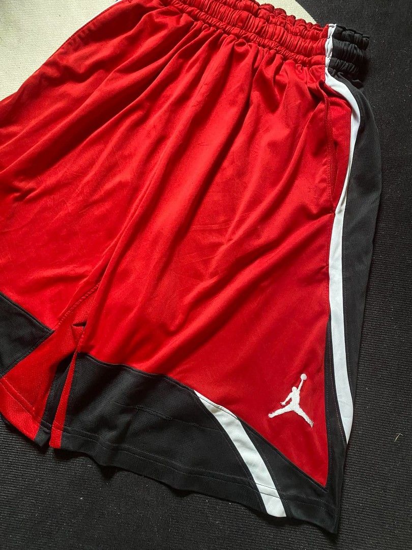 JORDAN Y2K SHORT (Category: Shorts) located in San Jose. Submitted by 1cemanjah (Listing ID 1469588271, Image 3). Description: 22 L 12 LO up to 36 waist w/ lace issue: 1 scratch.