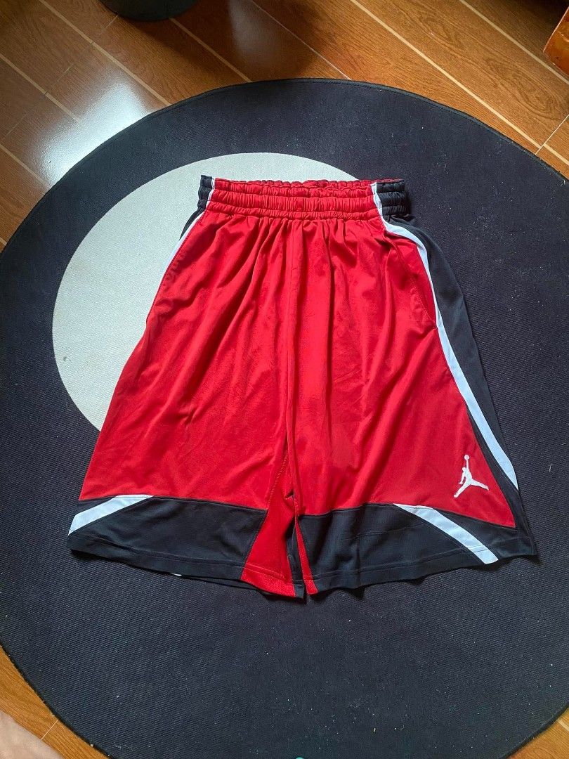 JORDAN Y2K SHORT (Category: Shorts) located in San Jose. Submitted by 1cemanjah (Listing ID 1469588271, Image 2). Description: 22 L 12 LO up to 36 waist w/ lace issue: 1 scratch.