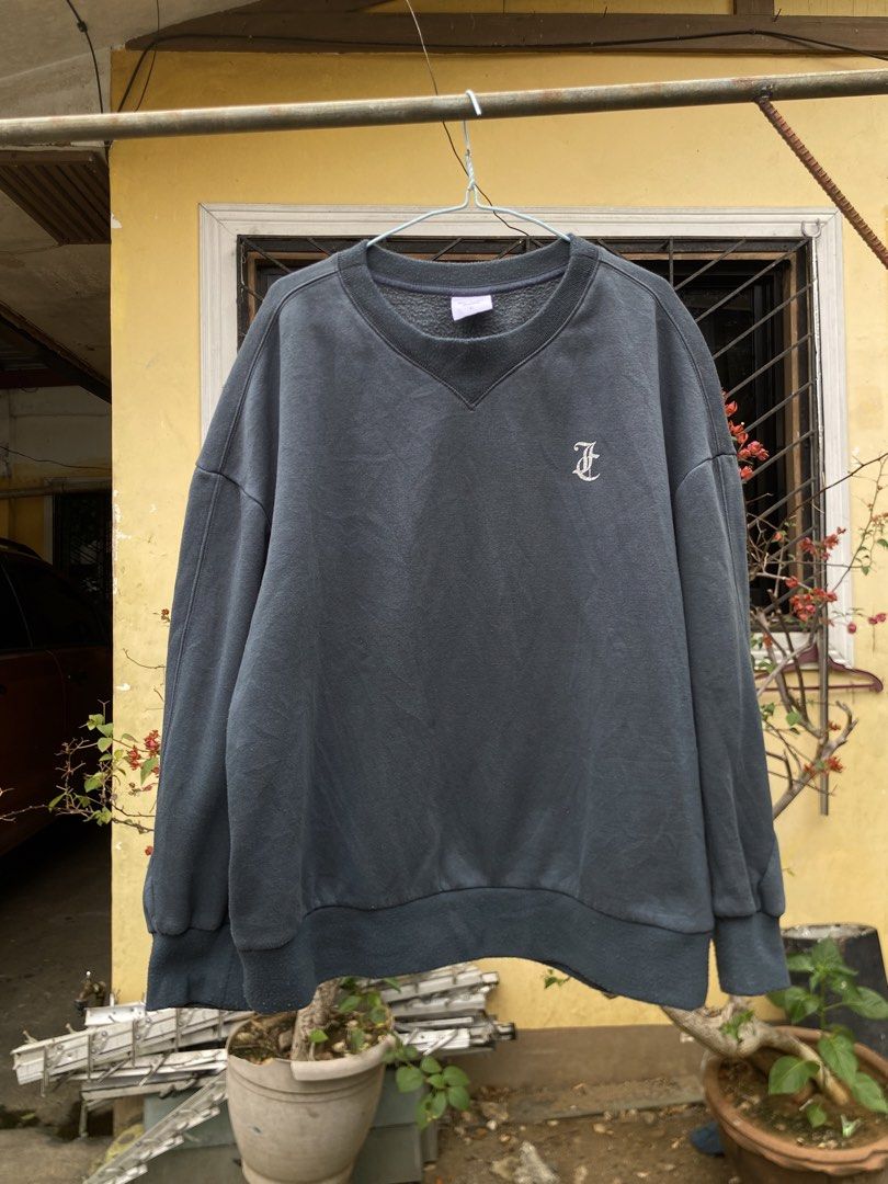 Juicy Couture (Category: Coats, Jackets and Outerwear) located in Cotabato. Submitted by chaowie (Listing ID 1469711258, Image 1). Description: Need pa daanan ng lint remover dahil may limomul kunti .