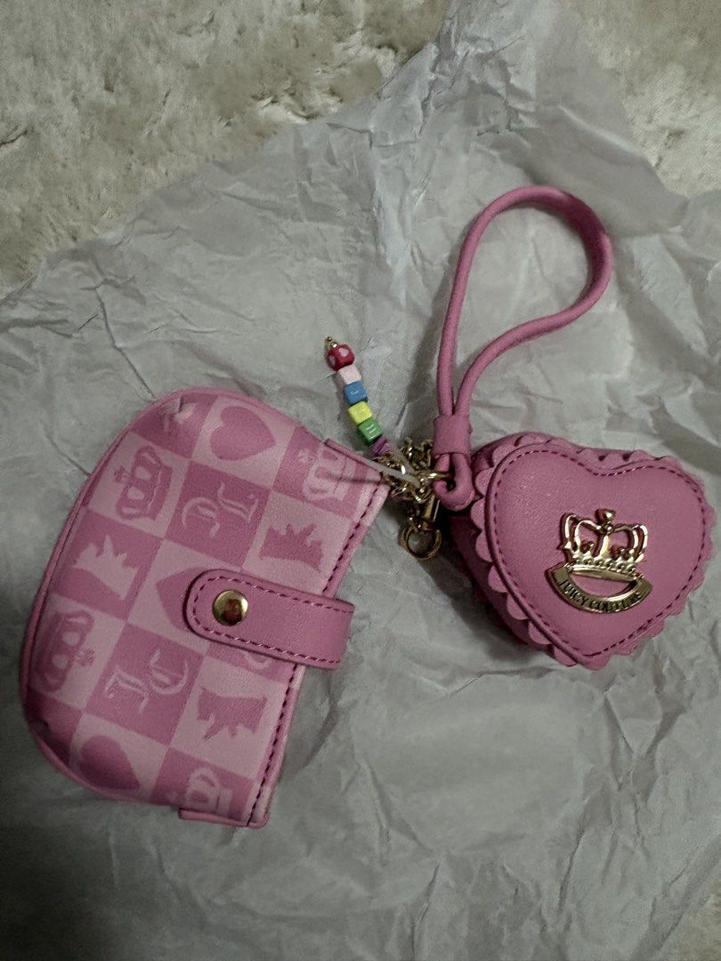 Juicy Couture Pink Wallet (Category: Purses & Pouches) located in Mandaluyong City. Submitted by sckyomiii (Listing ID 1469588733, Image 2). Description: .